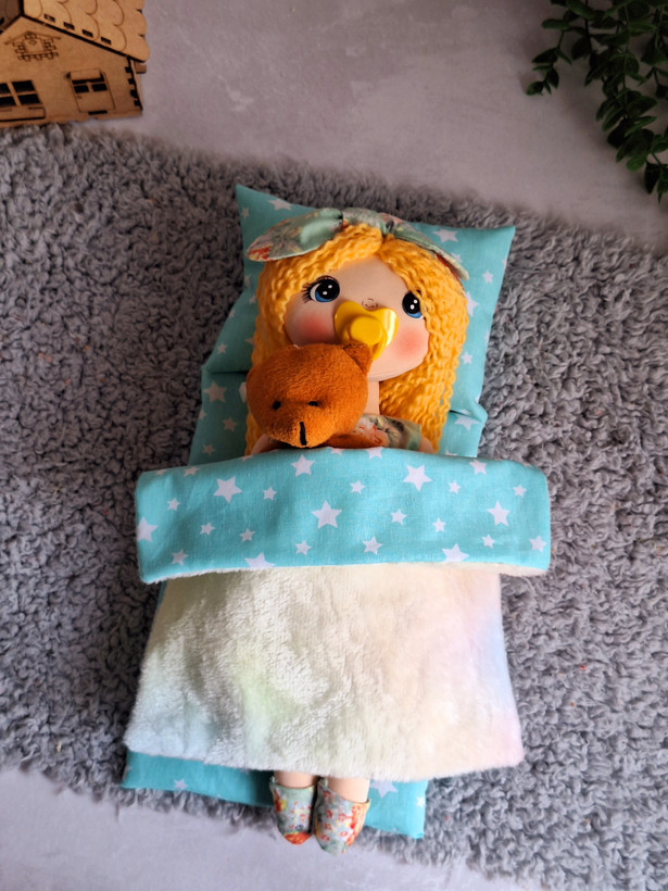پک عروسک پارچه ای خاله بازی صورت نقاشی همراه ست رختخواب و پستونک و خرس تدی